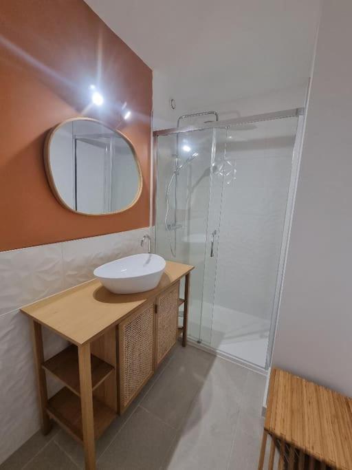 Apartment Sur La Avec Vue Plongeante Sur La Marseillan (Herault)